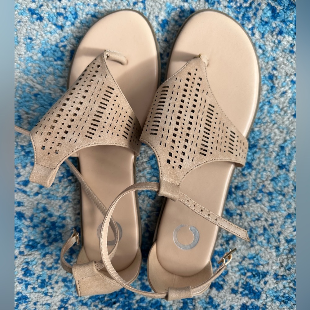 neutral sandals! - Picture 2 of 4